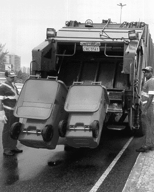 Veículos de coletas Caminhões compactadores TRATAMENTO