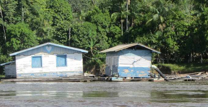 hídricos, captados por meio de poços ou fontes e nascentes naturais, destinam-se a proteção da qualidade das águas e tem como objetivo estabelecer os limites dentro dos quais deverá haver restrições