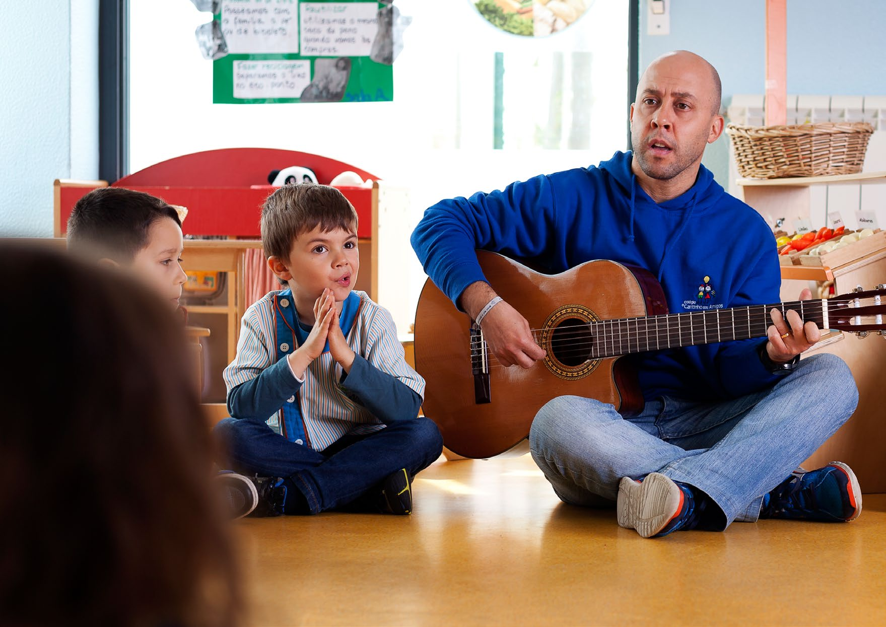OFERTA EDUCATIVA: EXPRESSÃO MUSICAL Fazendo parte integrante do currículo, a partir dos 4 meses, oferecemos um conjunto de atividades específicas e adequadas ao