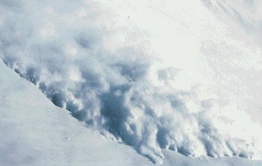 AVALANCHES Vales estreitos e profundos num litoral