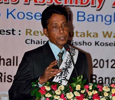 membros do Centro do Dharma de Sumida e os demais membros de toda Bangladesh. Meu nome é Ashim Barua. Sou membro antigo da igreja Risho Kossei-kai.