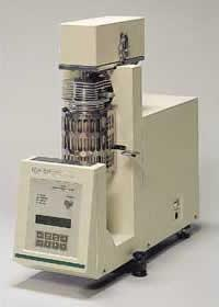 Figura 2: Termobalança modelo TGA-51 da Shimadzu. 3.1.3 Identificação e quantificação de Ca 2+ Para identificação do Ca 2+ foram realizados teste de chama e teste com solução de (NH 4 ) 2 CO 3.