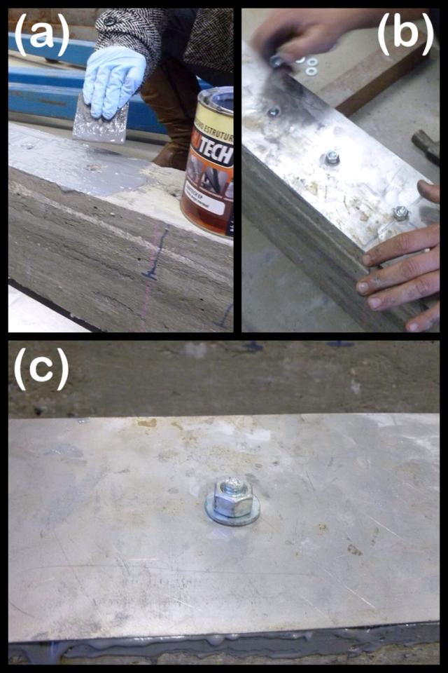 13 Para a aplicação nas vigas foram utilizadas espátulas, ficando a espessura mínima de resina em 2 mm. (Figura 13). Figura 13 (a) colocação do adesivo epóxi; (b) Colagem das chapas; (c) Viga pronta.