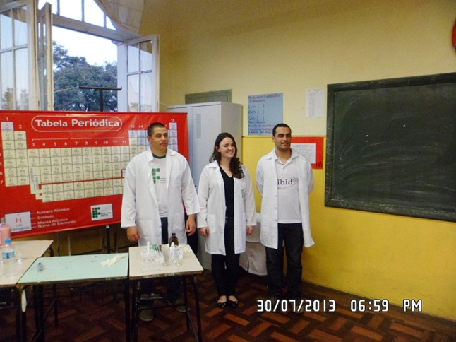 Houve, também, participações em eventos como o EDEQ 2012 (Porto Alegre/RS) Trabalho: Alternando laboratórios no ensino de Química, na III MEPT (Alegrete/RS)
