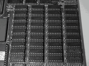 SIMM Single In Line Memory Module ou somente Single In Line Memory (SIM) Possui uma única via de