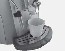 Deite apenas café para máquinas de café expresso moído e nunca café em grãos ou solúvel. (veja capítulo Programação de bebida pág.