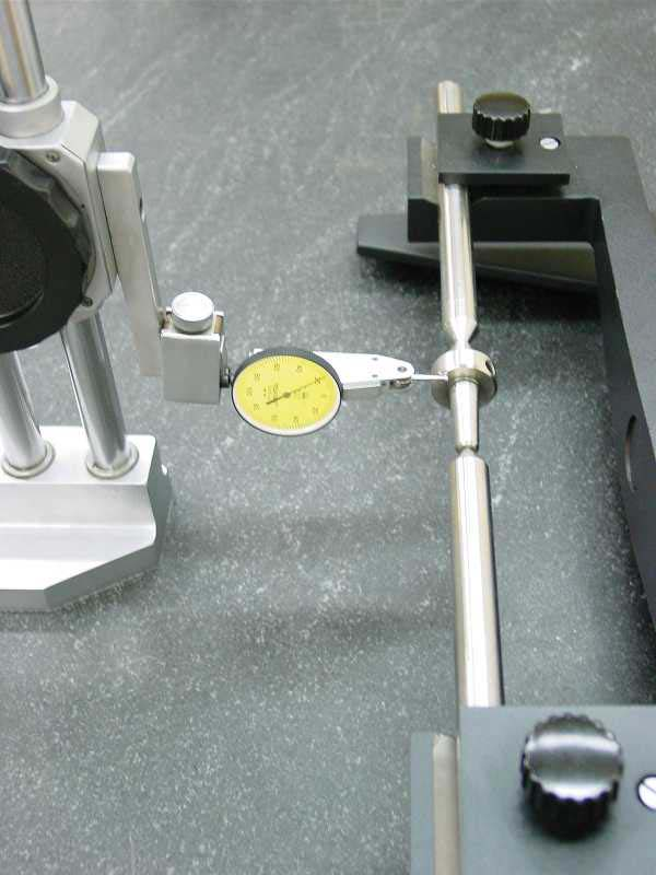 Figura 6 - Controle do de Batimento Circular Axial 7 REGISTRO DOS RESULTADOS Deverá ser preparado um registro dos resultados de medição das peças contendo: - característica dos instrumentos
