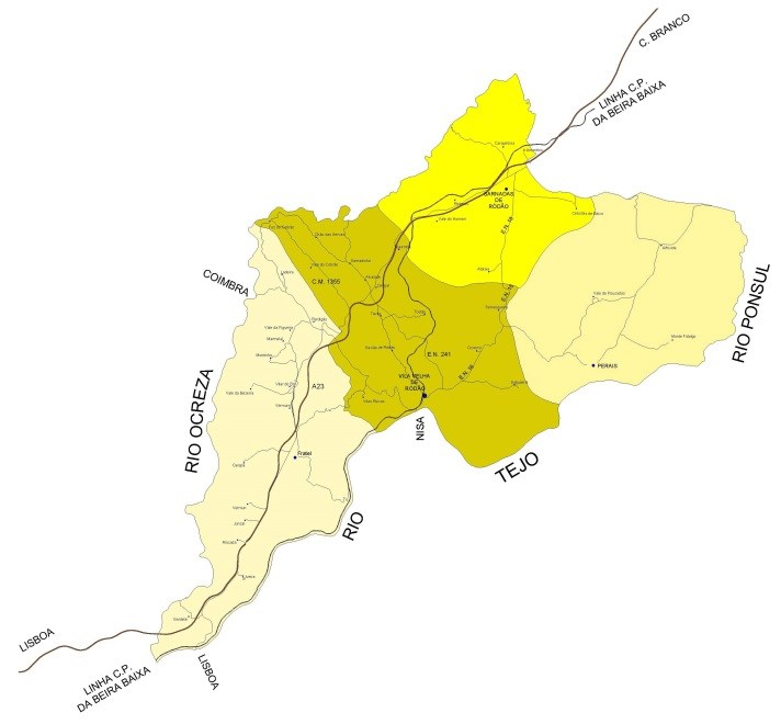 seus 11 Municípios, apresenta uma área de 330 km 2, e tem cerca de 3 500 habitantes, sendo constituída por 4 Freguesias.