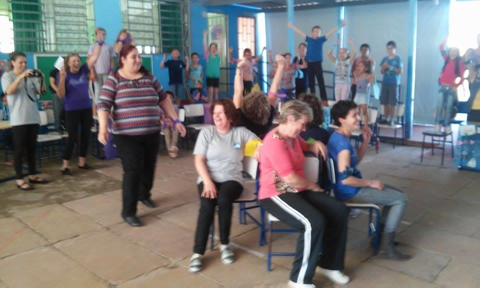 escolha do nome da equipe utilizando a temática do meio ambiente, e brincadeiras como Caça ao Lixo, Basquete Seletivo, Quis dos Resíduos Sólidos, Boliche com Garrafa Pet, Basquete com Bola, Corrida