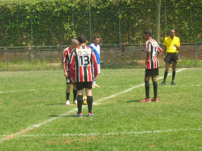 2º Tempo O árbitro se prepara para