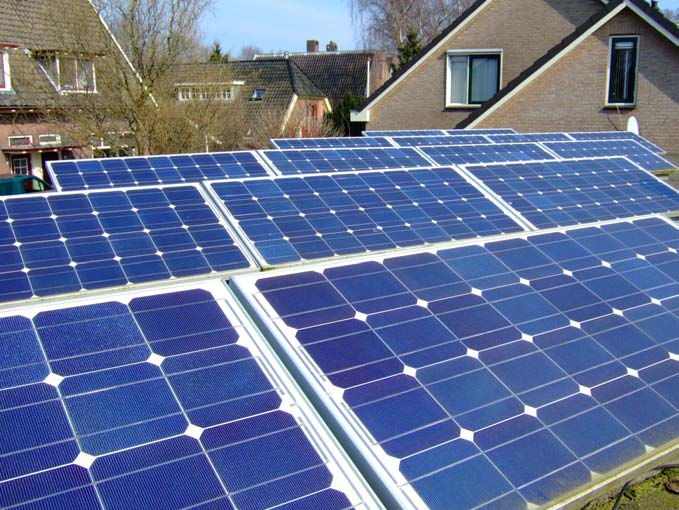 Inversor Transforma a corrente contínua gerada pelos módulos fotovoltaicos em