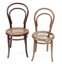 251 :: 2 Cadeiras Thonet em faia, 1 marcada. Sinais de xilófagos e defeitos. 252 :: Baú Séc. XVIII/XIX em couro com pequenas ferragens em ferro. Dim. 38 x 90 x 46 cm 253 :: Baú Séc.