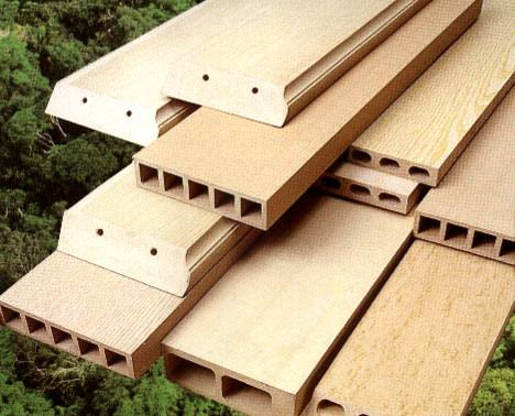 22 Nos Estados Unidos existem vários nomes já patenteados para os compósitos plástico-madeira, como WoodPlast, CertaWood, Extrudawood, TimberTech, Polywood, Fibrex, Trex,