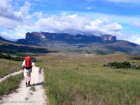 informações sobre o próximo dia de trekking. Jantar e pernoite.