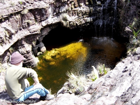 onde se avista a vastidão da Gran Sabana (inclusive toda a trilha que foi feita para chegar à base).