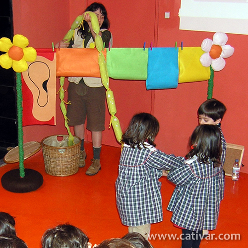 ESPECIAL ESCOLAS Levamos o teatro à escola com valores a partr de 3 por criança. Peça-nos um orçamento.