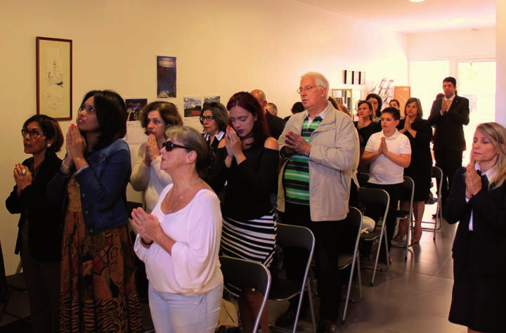 primeira vez nessas pessoas que encontraram pela rua, muitas delas choraram, emocionaram-se ao receber Johrei. Não é verdade?