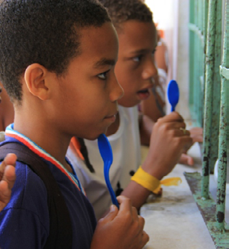 Introdução ao Relatório Anual PNAE Programa Nacional de Alimentação Escolar do Brasil Foto: Sharon Freitas Classes DE 92.936.688 Classe C 62.702.