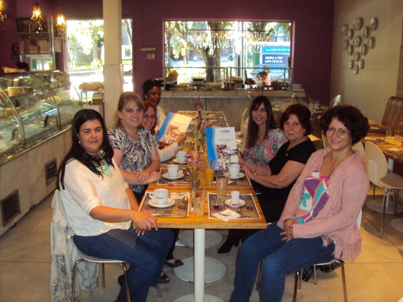 Café da manhã com novas voluntárias Almoço Gaudério No dia 27 de junho foi realizado o primeiro evento do grupo Coach Neurim, de Na amat Pioneiras Porto Alegre.