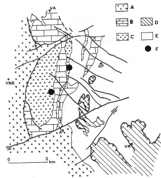 24 Chaminé et al. CAD. LAB. XEOL. LAXE 28 (2003) Figura 5. Mapa geológico simplificado da megaestrutura de Alvito-Viana do Alentejo (modificado de FONSECA, 1995).