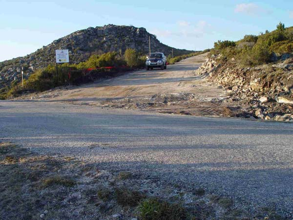 Figura 8 Início do caminho em construção para o parque eólico de Candal/Coelheira.