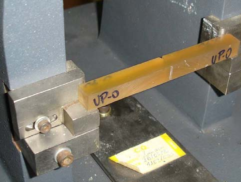Placas de compósitos com aproximadamente 10 mm de espessura foram processadas por compressão a 160 C em molde fechado e sob pressão de 1,7 MPa por 1h e 15 min.