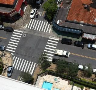 horizontais foram recentemente pintadas novamente, pois já estavam apagadas.