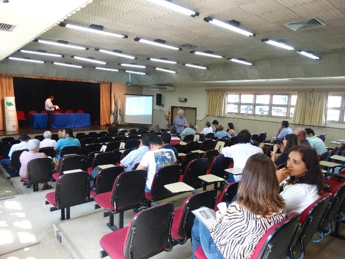 a eleição dos novos membros e diretoria do CBH. Durante a reunião a técnica Juliane D.