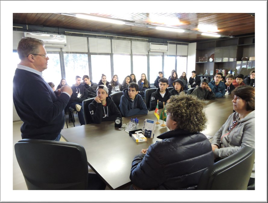 A escola foi recebida pelo diretorexecutivo da CIC, Victor Hugo Gauer, que apresentou a entidade aos alunos.