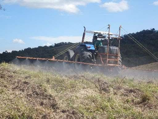 tratorizada com aplicador de barras - Pode ser com