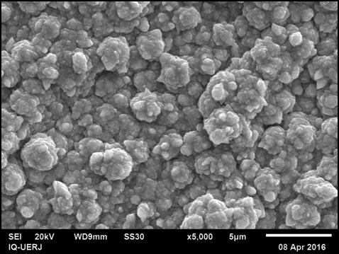 A B C D Figura 2 Micrografias das ligas de Cu-Sn com aumento de 5000X para valores de densidades de corrente: j = 10