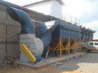 PCAI Programa de Controle Ambiental Intrínseco SÍTIO BELO MONTE Foto 31: Canteiro de Obras do CMBM. Barracão em construção para jateamento e pintura de peças. Foto 32: Canteiro de Obras do CMBM.