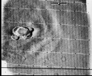 A chegada da Mariner 9 a Marte coincidiu com uma das maiores tempestades de poeira observadas naquele planeta. A tempestade prolongou-se pelos meses de Novembro e Dezembro.