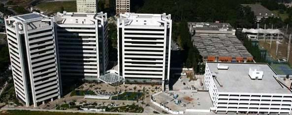 Case de investimento: Centro Administrativo Rio Negro Detalhes do investimento Duas torres de escritório padrão A, área de varejo no andar térreo e um edifíciogaragem,