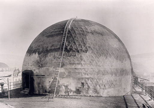 ), estrutura que teve seu uso consolidado graças a Buckminster Fuller, que metodificou