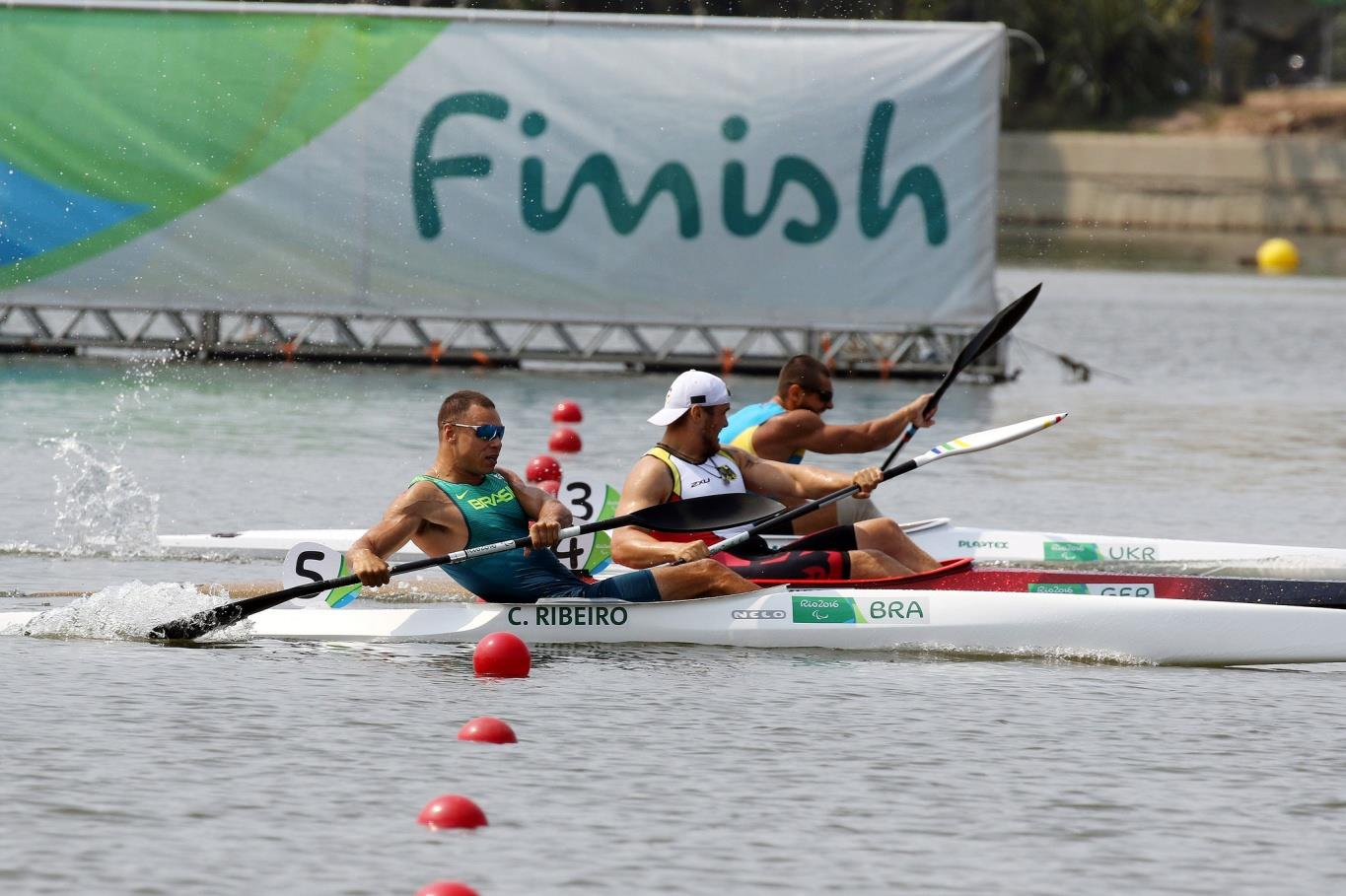 Canoagem de Velocidade estreia com medalha 1 Na estreia da modalidade nos Jogos, Brasil conquista bronze com Caio