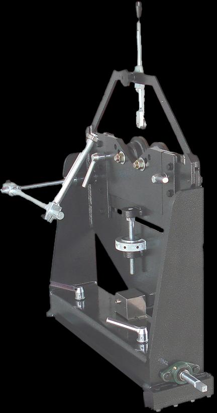A Balanceadora NK780 possui: Limitadores axiais para impedir que a peça deslize para os lados; Travas localizadas na parte superior dos mancais para impedir o movimento radial da peça; Ajustes da