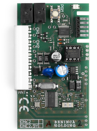 3, de toda forma, o procedimento é análogo àquele de outros modelos de unidade de comando com recetor integrado. Recetor integrado na unidade de comando com programação por meio de ecrã LCD.