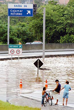 com chuva intensa (1951-2000) Vazio