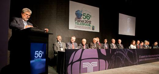 Antenas em debate no Congresso.