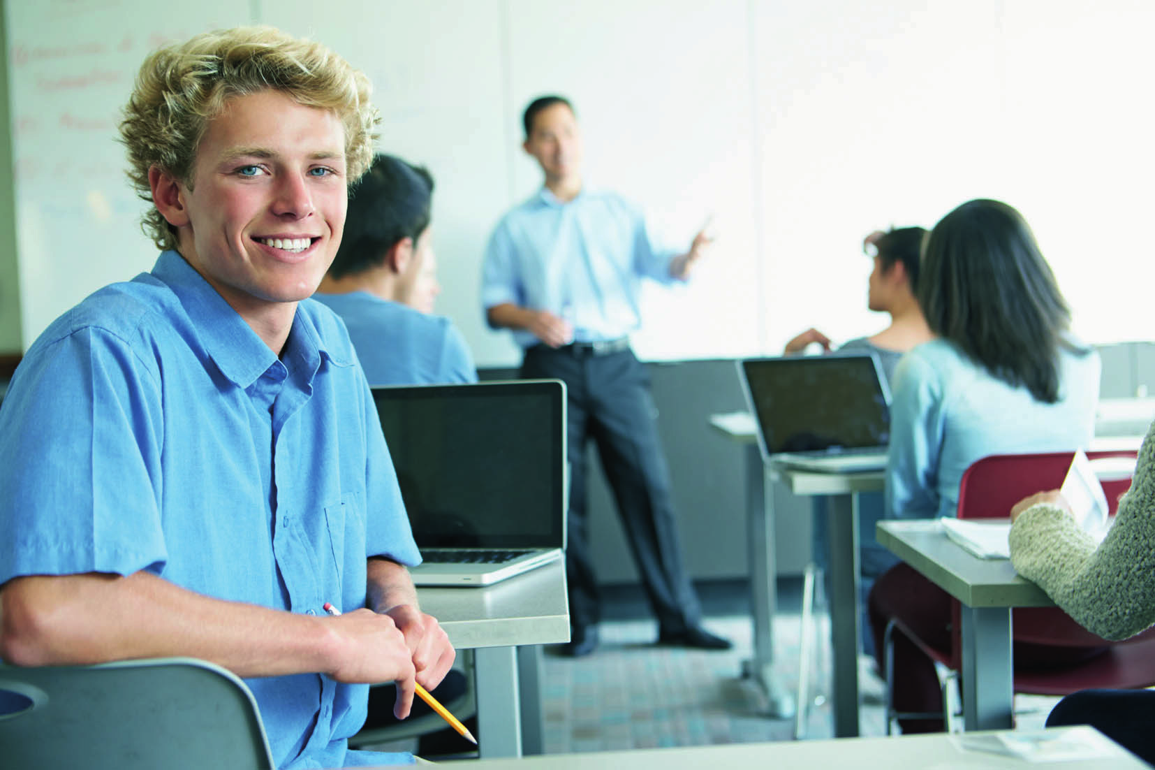 Curso Técnico de Refrigeração reconhecido pelo MEC Grupos de 6 a 10 alunos.