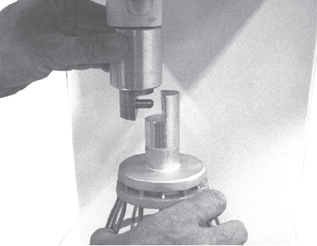 01) até a Estrutura da máquina N 06 (Fig.01). * Gire o