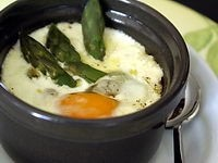 10. Aqui um ovo cozido com pontas de espargos. 11. Lá, um ovo cozido o Português (com tomate picado e pimenta cozido no vapor).