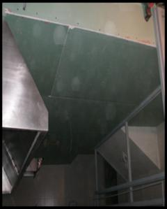 edifício. O acesso pode ser feito em tampa, através de escadas e de elevador.