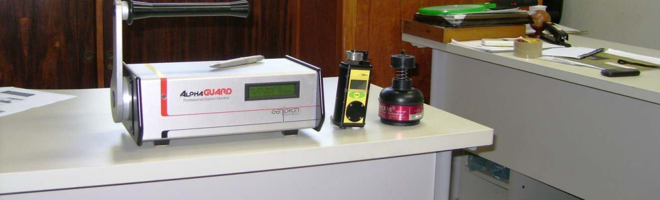 A espectrometria gama utiliza esse fundamento para analisar qualitativamente e quantitativamente amostras radioativas.