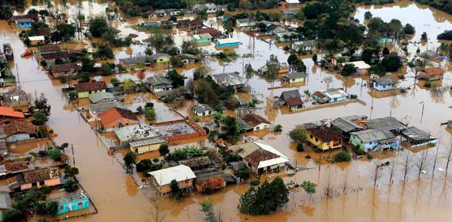 Enchente de 2014 em União da Vitória (SC): Sul deverá ser palco de mais inundações latórios, como o documento federal enviado em abril deste ano à Convenção-Quadro das Nações Unidas sobre Mudança do