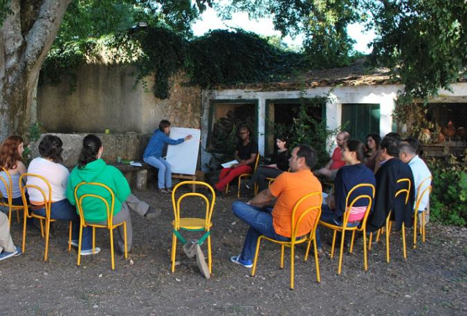 - Escola de Verão para universitários.