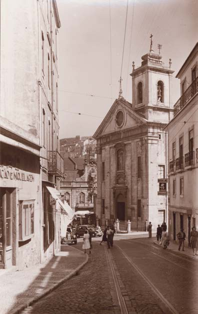 Rua de São Lázaro e igreja do Socorro antes das demolições do Martim Moniz. Ant. 1949.
