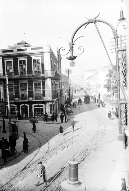 Panorâmica tirada do Teatro Apolo sobre a rua da Palma no cruzamento da rua de São Lázaro, antes das demolições. 1927.