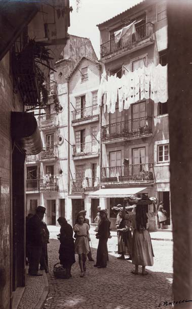 Rua da Mouraria vista da rua do Capelão. 1932.